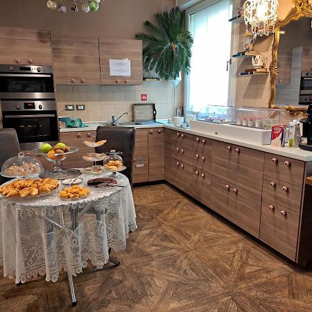 051 Room & Breakfast Bologna Exteriör bild