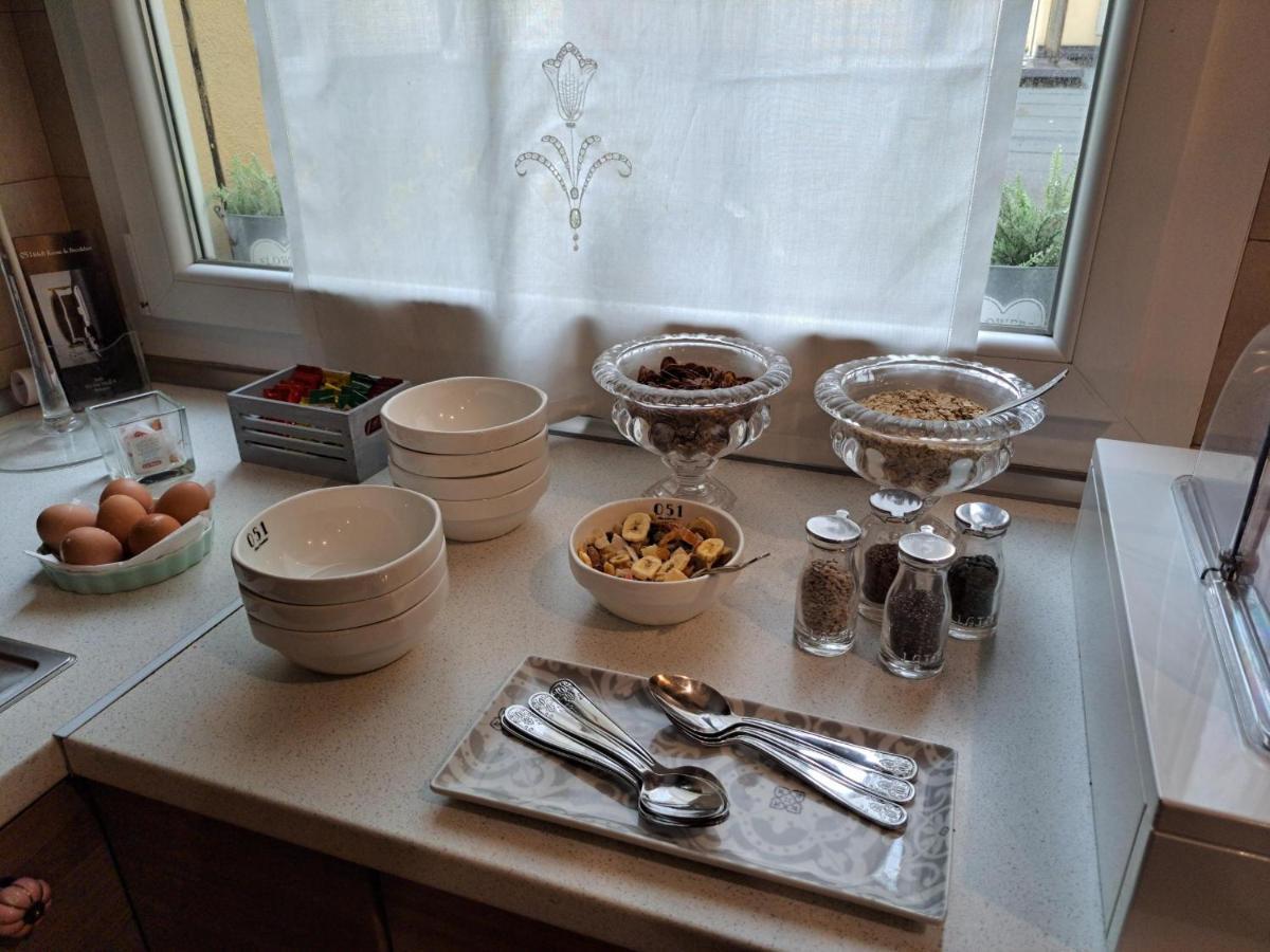 051 Room & Breakfast Bologna Exteriör bild